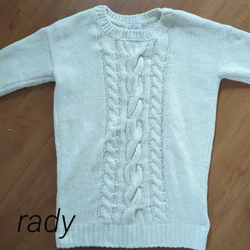 컨디션 최상 rady 아이보리 케이블 짜임 니트 스웨터