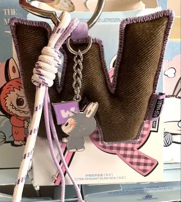 러브브 LABUBU PIN FOR LOVE 알파벳 펜던트 W
