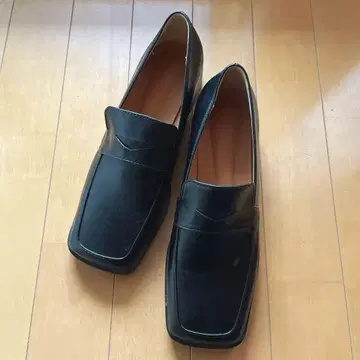 by muni:r 심플 트렌디 스퀘어 페니 로퍼 24.5cm