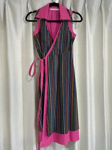 CASTELBAJAC 스트라이프 슬리브리스 랩 원피스