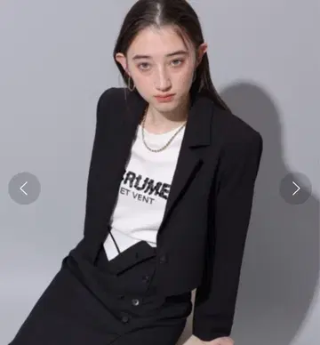 블랙 크롭 자켓 리랜드트루
