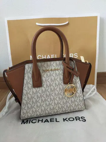 MICKAEL KORS MK 로그 숄더백