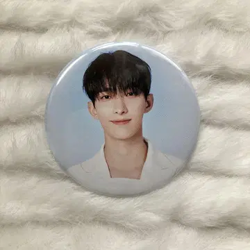 SEVENTEEN WORLDTOUR NEW 캔뱃지 도겸 DK