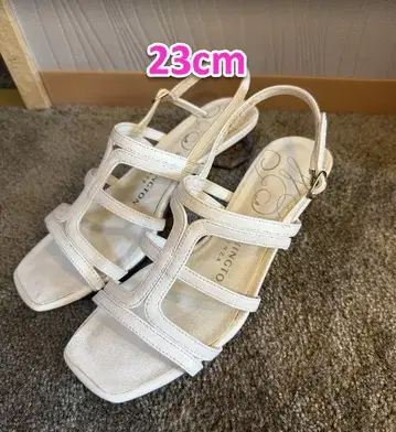 화이트 스트랩 샌들 23cm 클리어 힐 4.5cm 힐