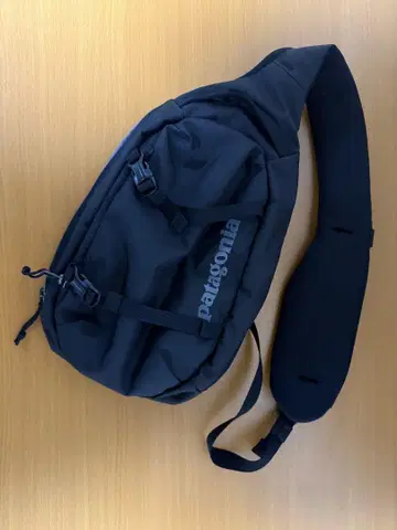 patagonia 바디백 슬링 아톰