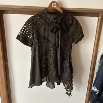 sacai 인기 스타 레이스 블라우스