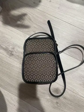 moussy 숄더백