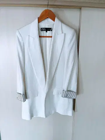 ZARA 화이트 린넨 테일러드 자켓