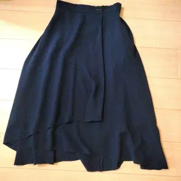 UNITED ARROWS 네이비 플레어 스커트