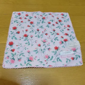 꽃무늬 손수건