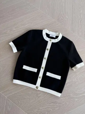 ARITZIA 상의 새상품급