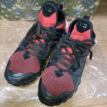 Y-3 RESPONSE TR BOOST 레스폰스 트레일런 부스트