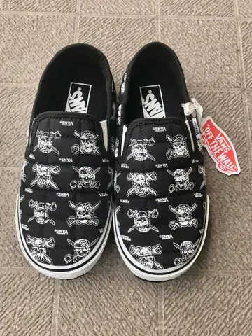 VANS 파이리츠 패턴 해골 슬립온