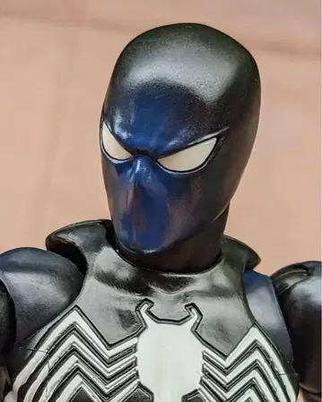 마펙스 MAFEX 커스텀 헤드 스파이더맨 블랙 1/12