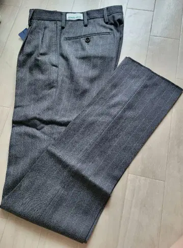 새상품 스트라이프 슬랙스 허리 72cm