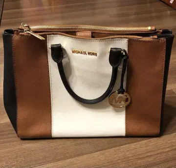 MICHAEL KORS 핸드백 브라운/화이트/블랙