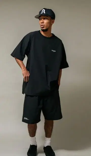 APPLERIP 블랙 오버 사이즈 티셔츠