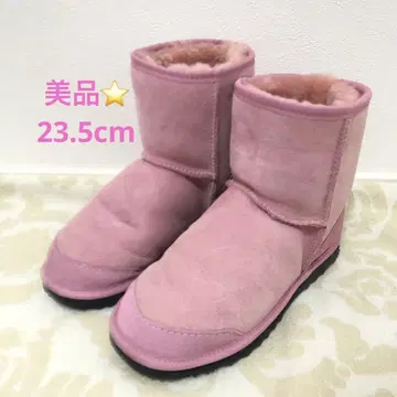 사사키 아야카의 모모크로 어그 부츠 핑크