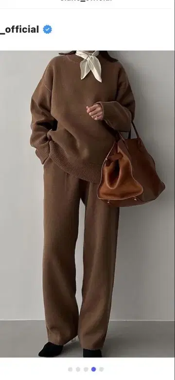 CLANE 브라운 스카프풍 셔츠도 달 수 있습니다!