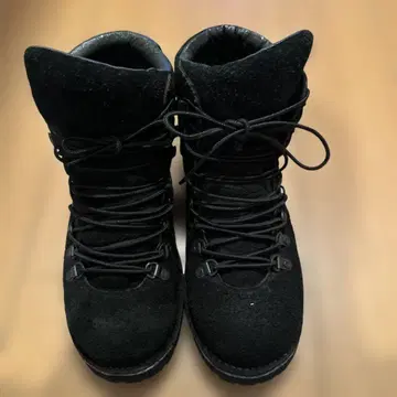 어태치먼트 마운틴 부츠