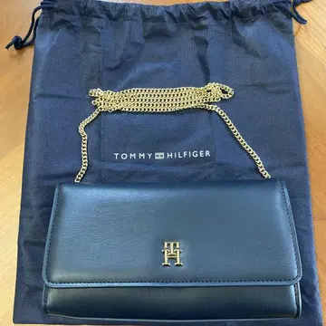 TOMMY HILFIGER 이터니티 체인 크로스 바디백