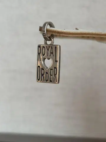 ROYAL ORDER 카드놀이 하트 참 탑