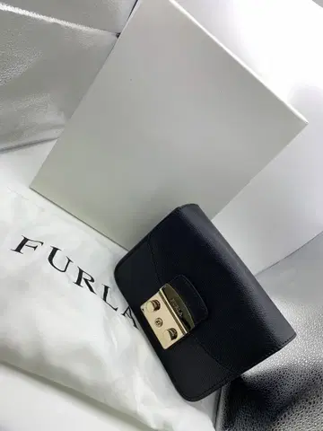 FURLA 블랙 가죽 숄더백