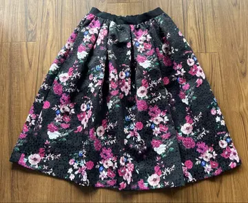 새상품급 FLICKA 꽃무늬 스커트 SIZE 1 일본제