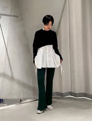 UN 3D. 숏 맨투맨 탑