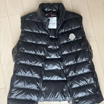 MONCLER 블랙 다운 베스트
