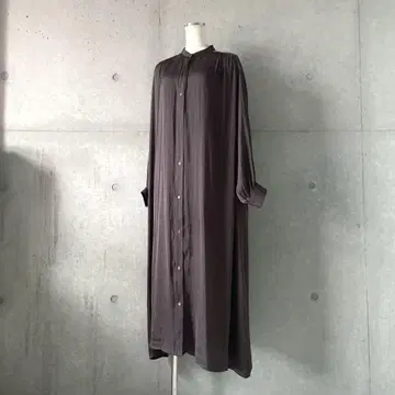 새상품급 어반 리서치 도어스 드레이프감 새틴 개더 원피스