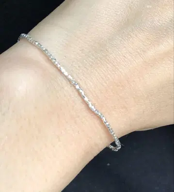 카렌 실버의 다각형 비즈 심플 팔찌 길이는 오더 가능