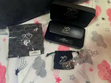 KINGDOM HEARTS 20주년 기념 안경 케이스 세트