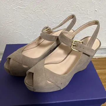 Stuart Weitzman 스튜어트 와이츠먼의 스웨이드 웨지 샌들