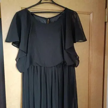 새상품 블랙 플레어 슬리브 롱 팬츠 드레스