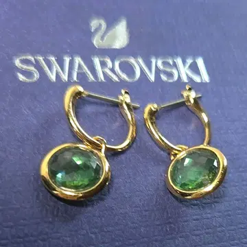 [ SWAROVSKI ] 그린 귀걸이