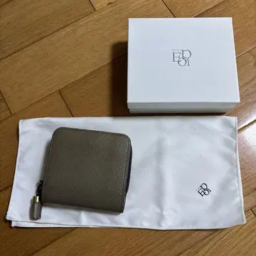 Epoi 그레이 가죽 접이식 지갑 태슬 포함