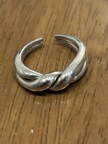 OX JEWELRY Silver Circle of Wisdom Ring