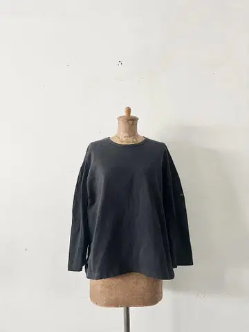 Veritecoeur Leminor 빅 롱 슬리브 티셔츠 블랙