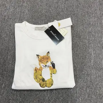 MAISON KITSUNE 화이트 큰 여우 M 사이즈 r2