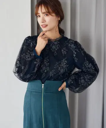 미사용 새상품 미스티우먼 플로럴 레이스 자수 꽃무늬 자수 프리 사이즈