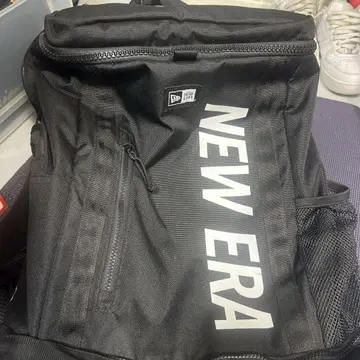 NEW ERA 블랙 백팩
