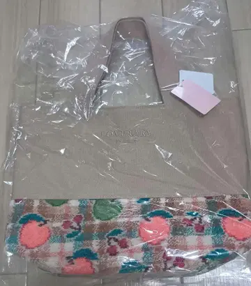 미사용 새상품 러브러리 바이 페이 레트로 후르츠 체크 토트백