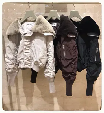 SNIDEL 에코퍼 칼라 블루종