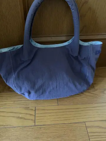 캠퍼 보라색 토트백 내부 포켓 포함