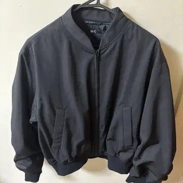 UNIQLO 블랙 MA-1 자켓