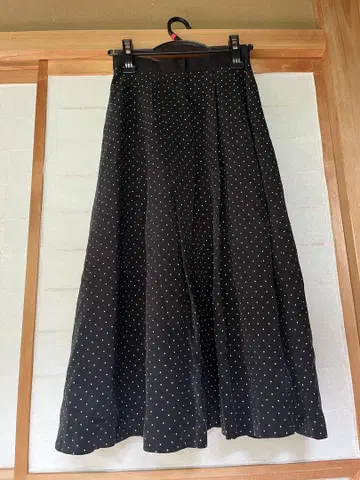 M-PREMIER COUTURE 도트 무늬 플레어 스커트 사이즈 34