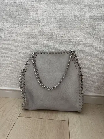 그레이 체인 숄더백