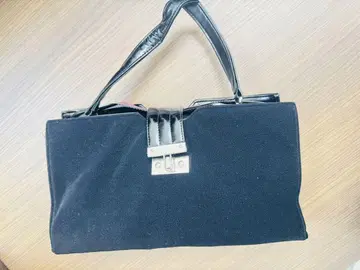 블랙 핸드백