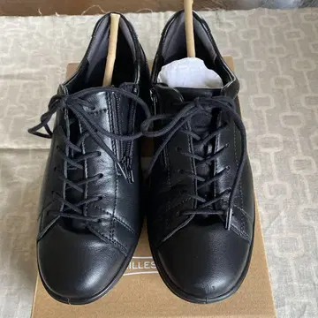 블랙 가죽 레이스업 슈즈